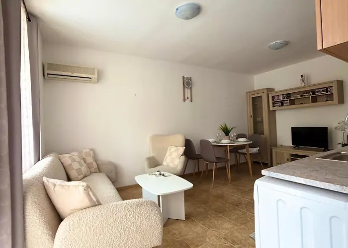 Апартаменти For Guests In Complex Siana